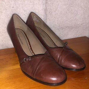 Women’s Naturalizer brown leather pumps heels size 6W